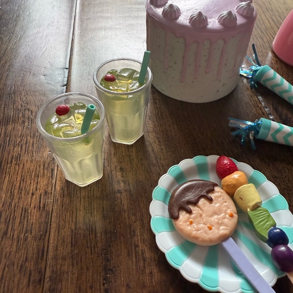 Foodie Fun with 18inch Dolls - Picture 9 of 13